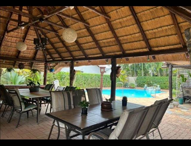 6 BEDROOM HOUSE FOR SALE IN MEER EN SEE